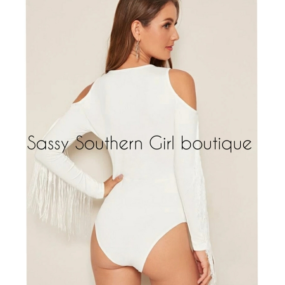 🆕⭐ Boho White long sleeve fringe bodysuit - Picture 6 of 10
